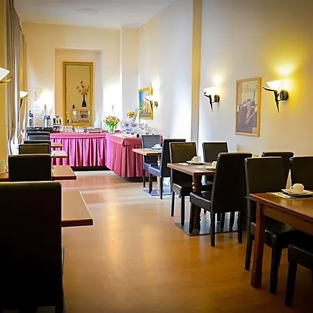 Am Landeshaus 2*