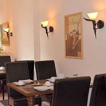 Hotel Am Landeshaus 2*