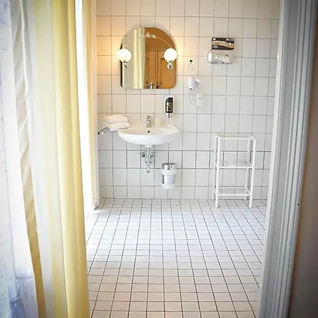 Am Landeshaus 2* Wiesbaden