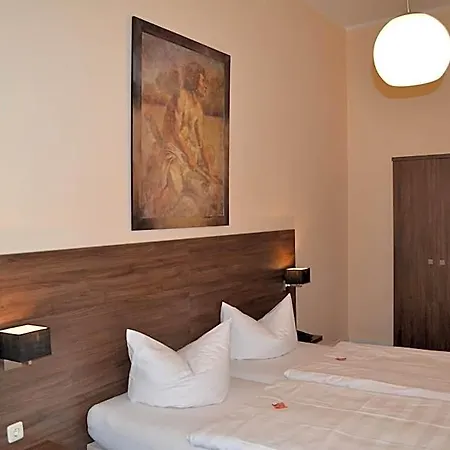 Hotel Am Landeshaus 2*
