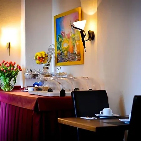 Hotel Am Landeshaus 2*