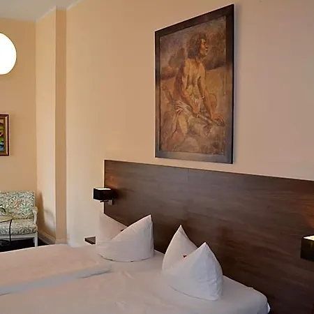 Hotel Am Landeshaus 2*