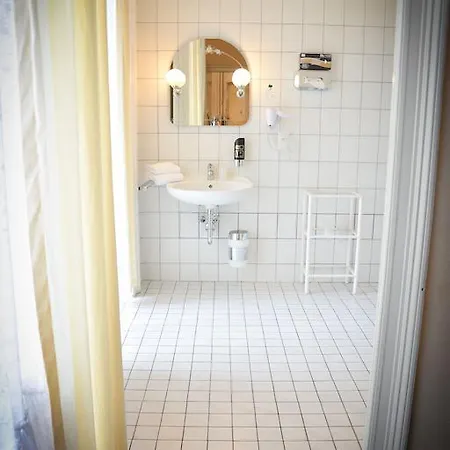 ام لاندهاوس فندق