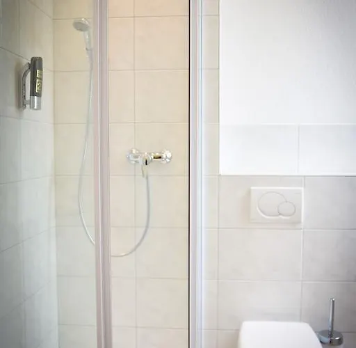 Am Landeshaus 2* 비스바덴