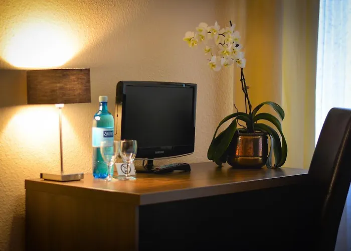 호텔 Am Landeshaus 2*